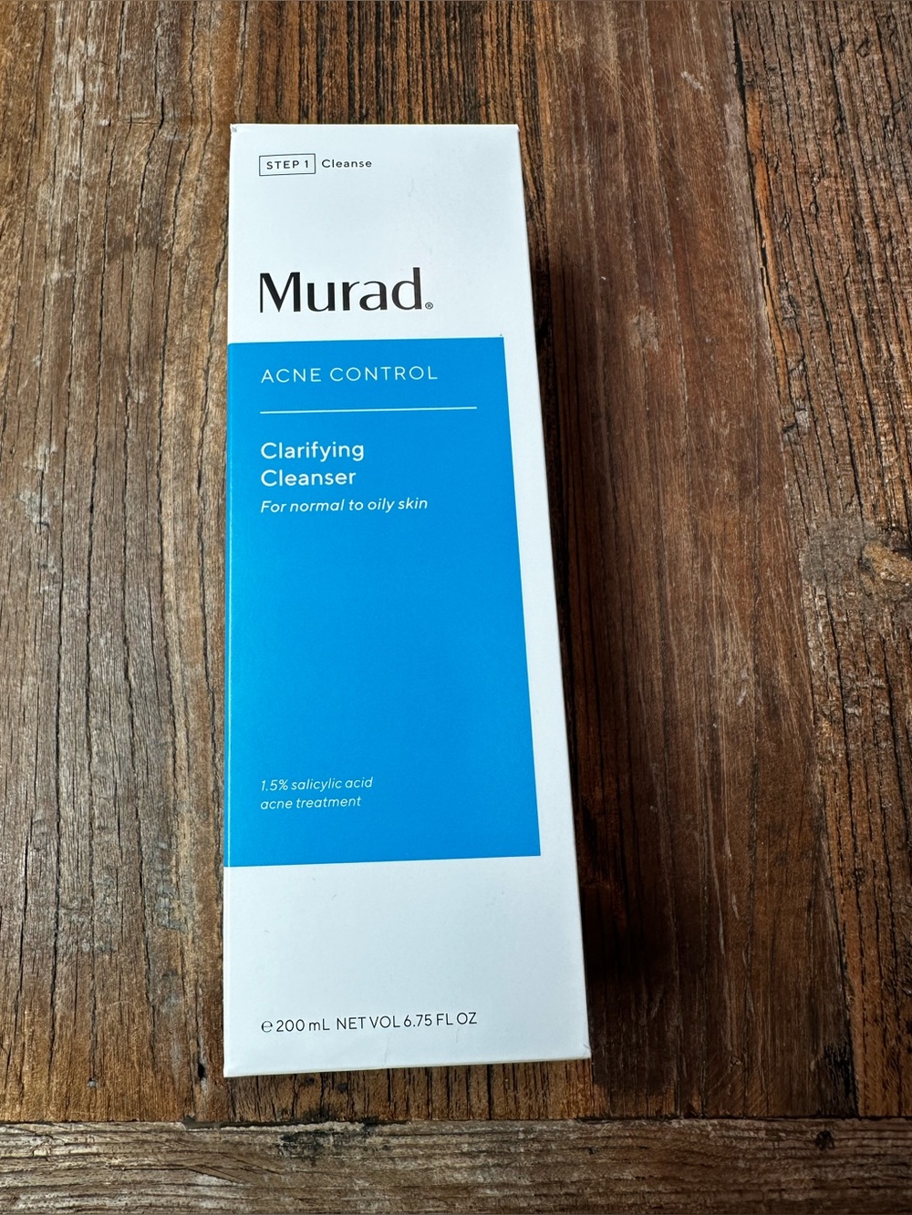 Murad Clarifying Cleanser - White and Bright Blue Box